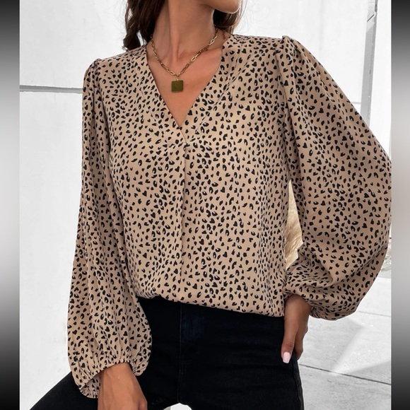 Boho Dalmatian print lantern sleeve blouse - Picture 4 of 6